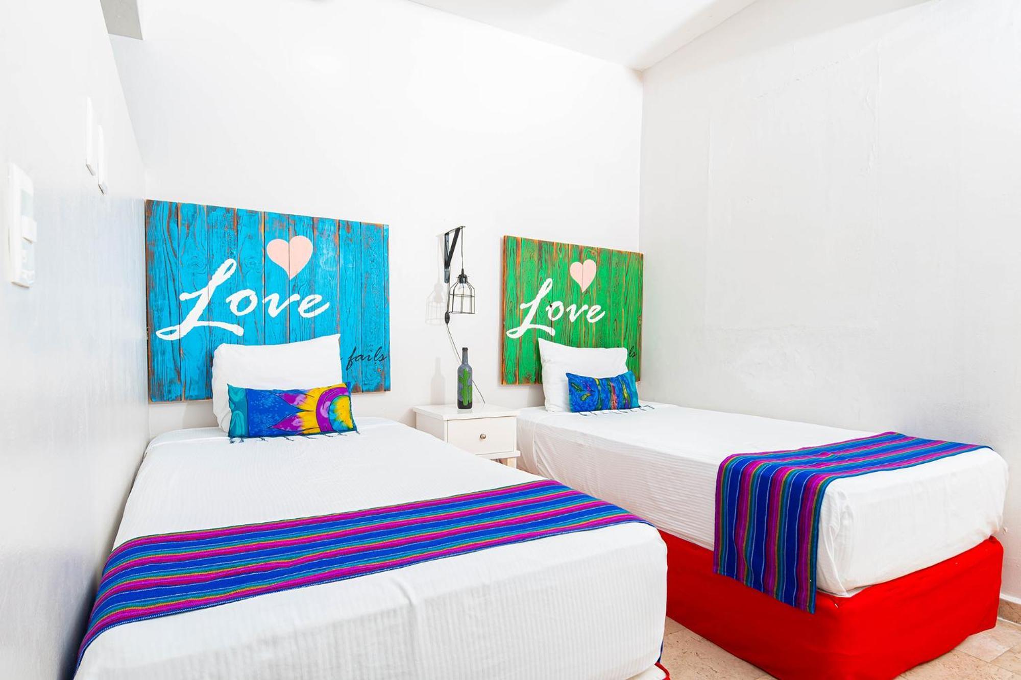 Chingon Anarchy Hotel & Roof Playa del Carmen Exterior photo
